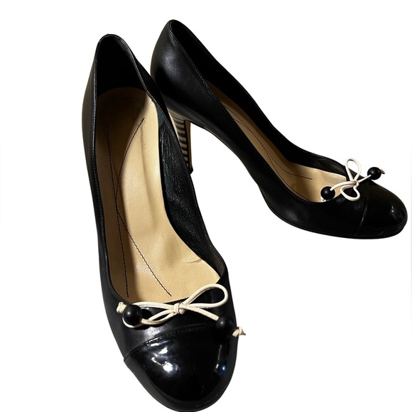 kate spade Shoes - KATE SPADE VINTAGE Honey Bee Inspired Genuine Leather Round Toe Pumps Sz 8 $268